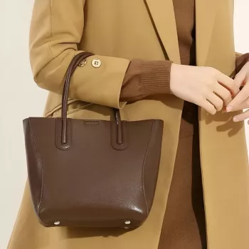 Retro Genuine Leather Bucket Bag: Roomy Crossbody Tote